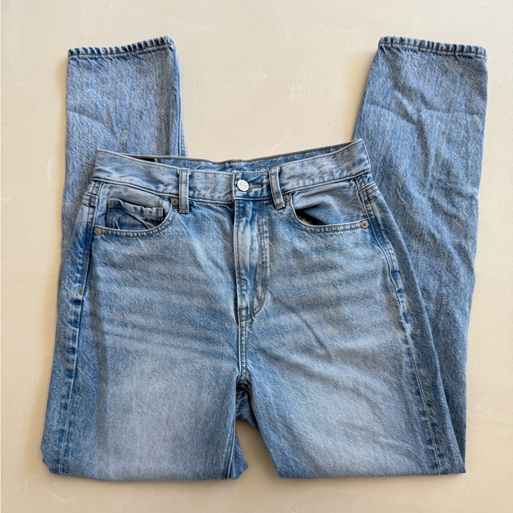 American Eagle Distressed Mom Jean 2